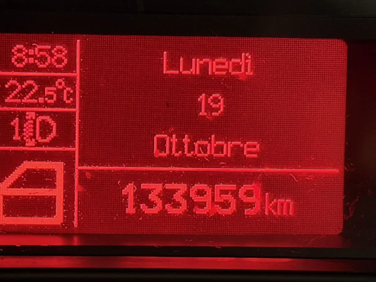 Alfa Romeo Giulietta usata a Genova (11)