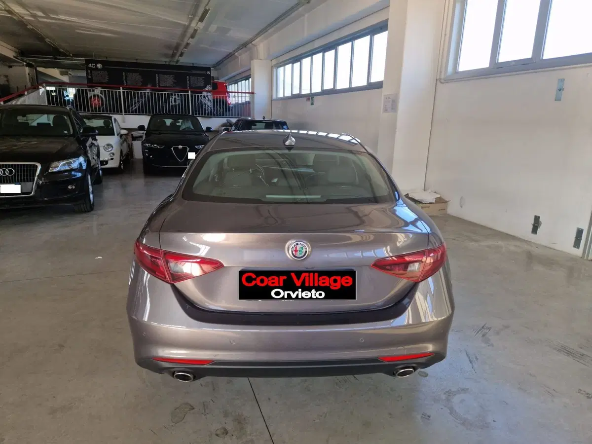 Alfa Romeo Giulia usata a Terni (5)
