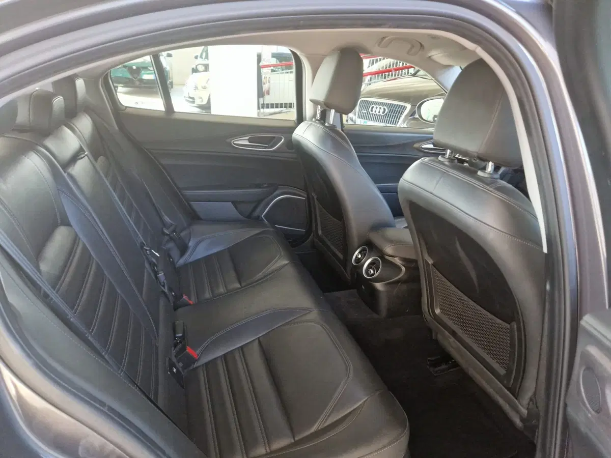 Alfa Romeo Giulia usata a Terni (9)
