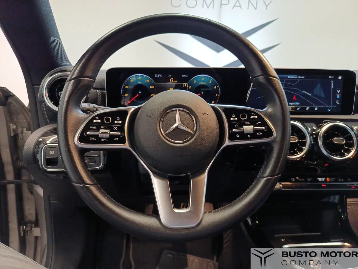 Mercedes-Benz CLA Shooting Brake usata a Varese (14)