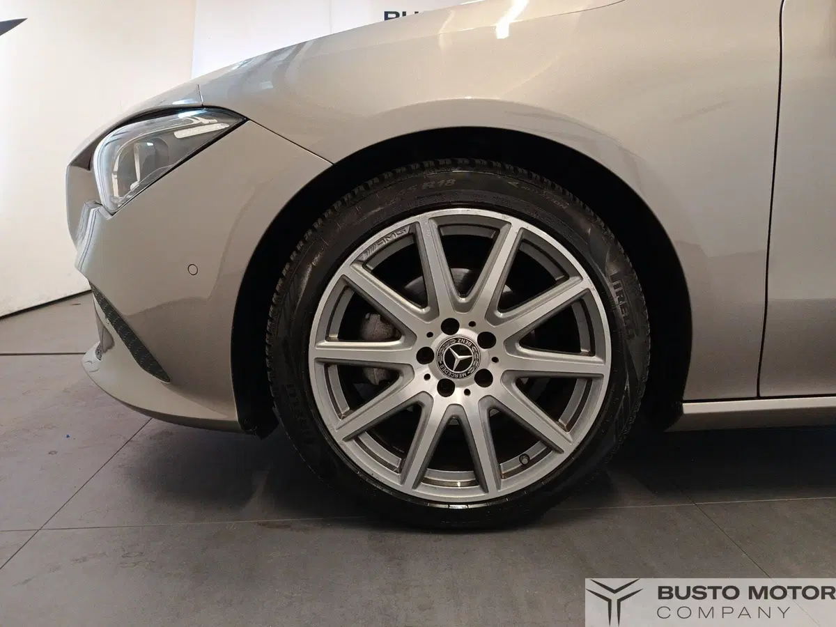 Mercedes-Benz CLA Shooting Brake usata a Varese (8)