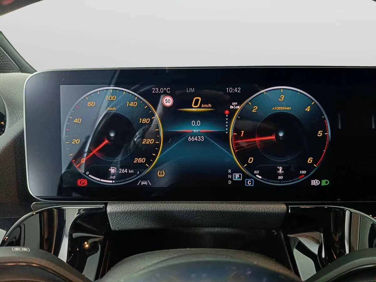 Mercedes-Benz GLA SUV usata a Ascoli Piceno (12)
