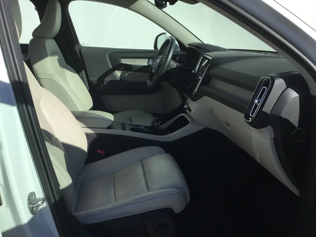 Volvo XC40 usata a Napoli (10)