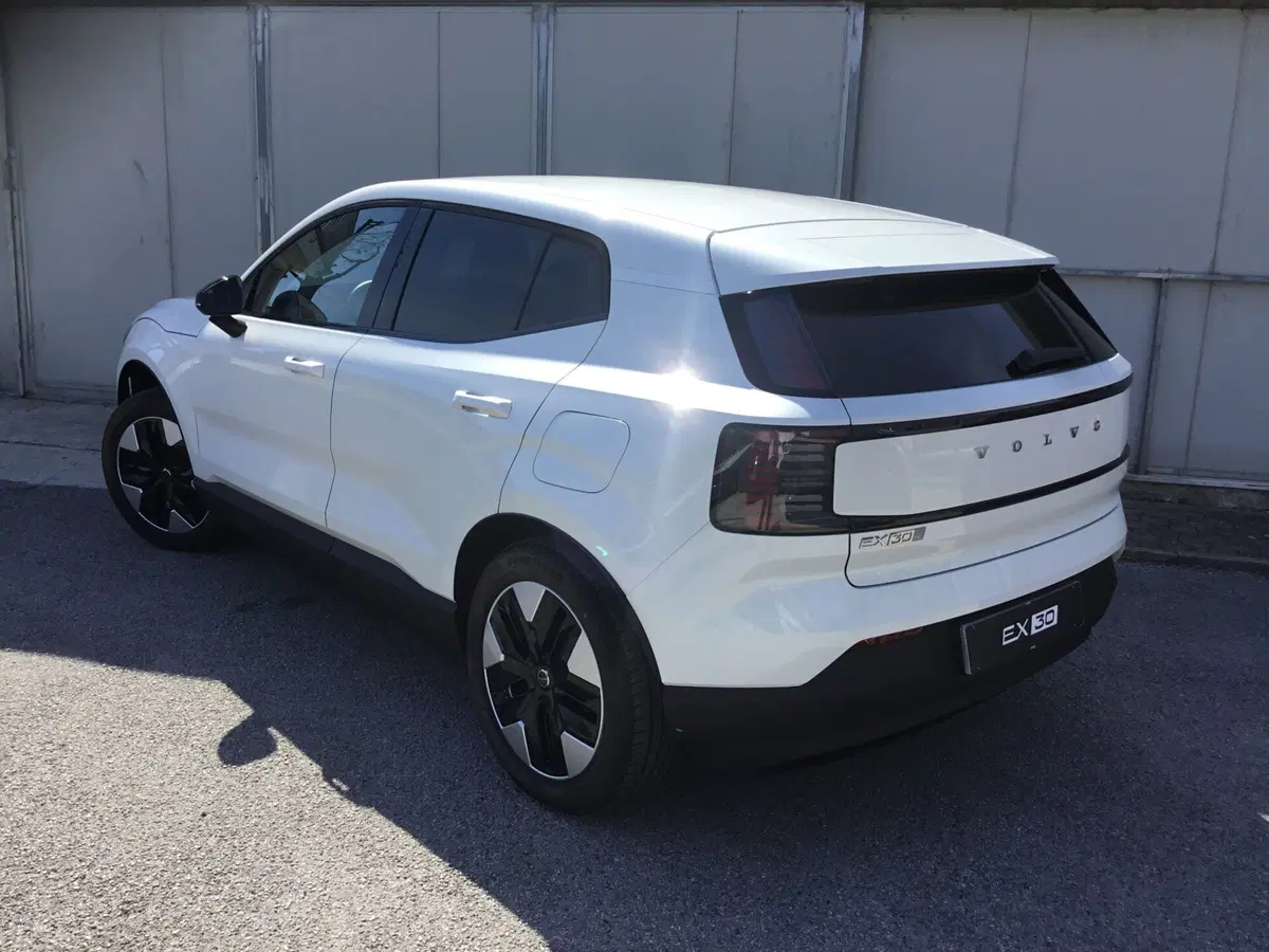 VOLVO Veicoli Commerciali EX30 nuova a Napoli (3)