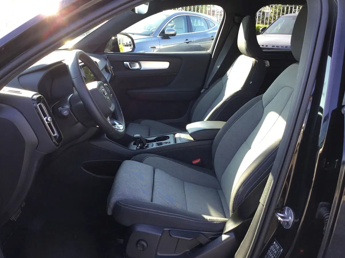 Volvo XC40 usata a Napoli (11)