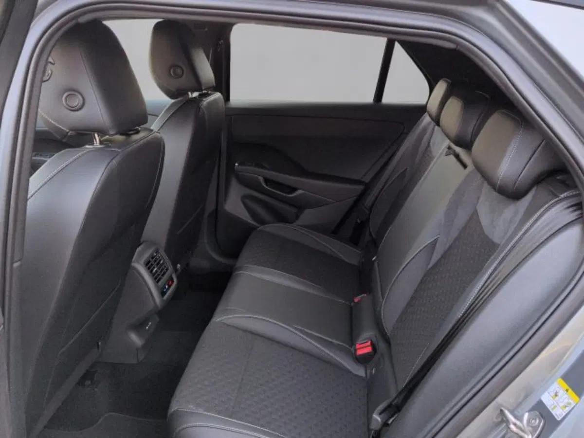 Volkswagen T-Roc nuova a Vicenza (12)