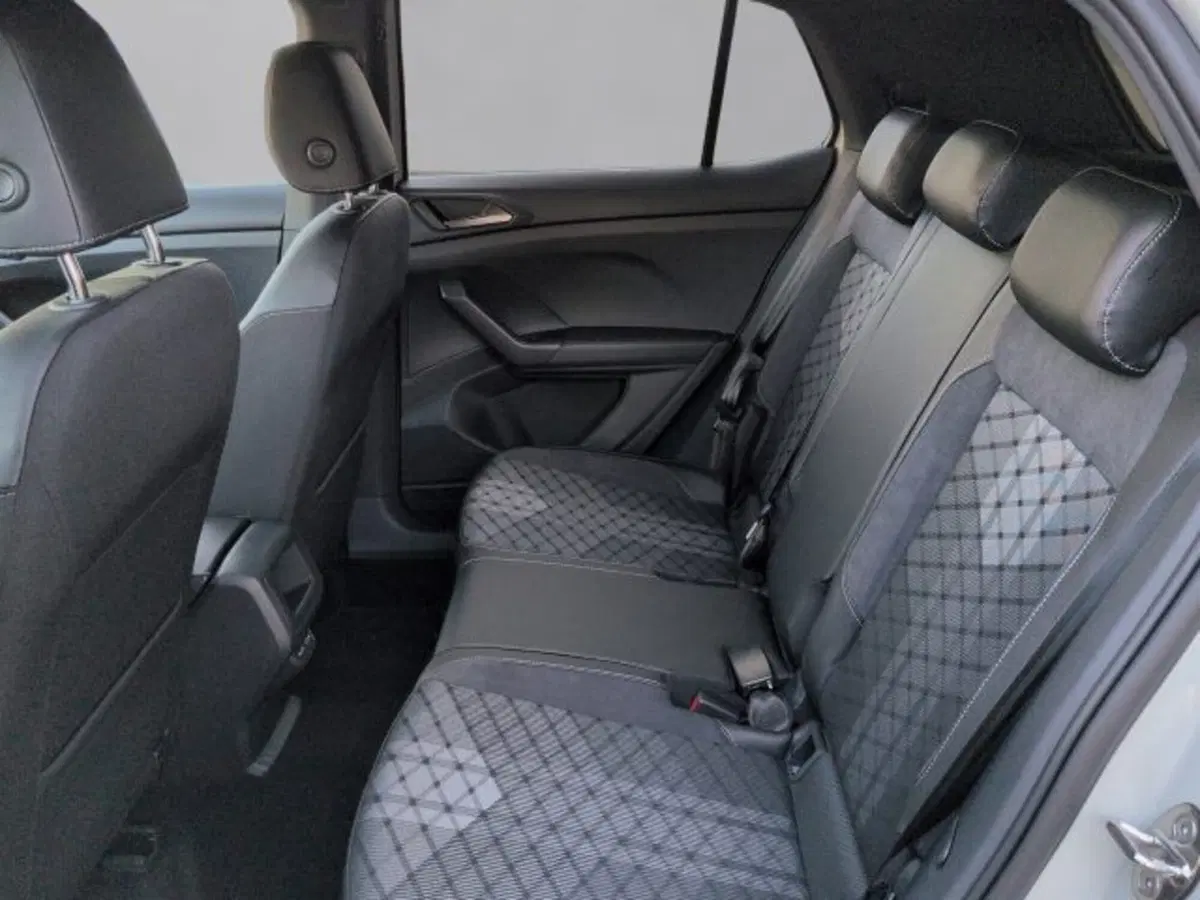Volkswagen T-Cross nuova a Vicenza (12)