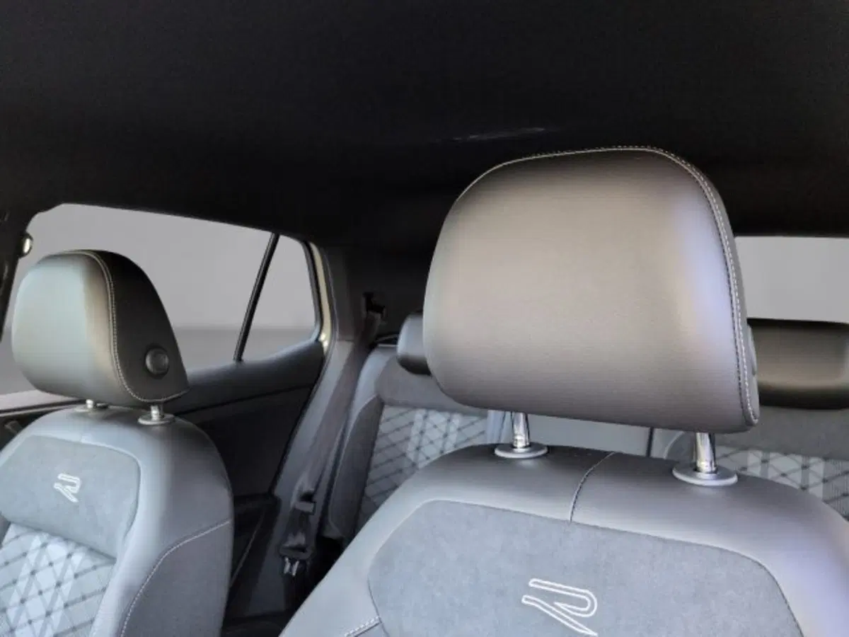 Volkswagen T-Cross nuova a Vicenza (16)