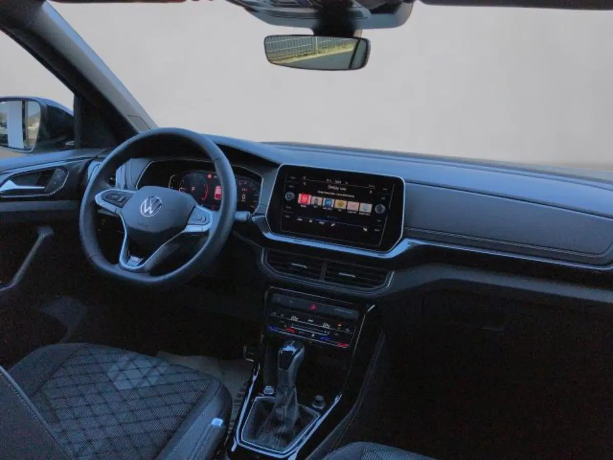 Volkswagen T-Cross nuova a Vicenza (6)