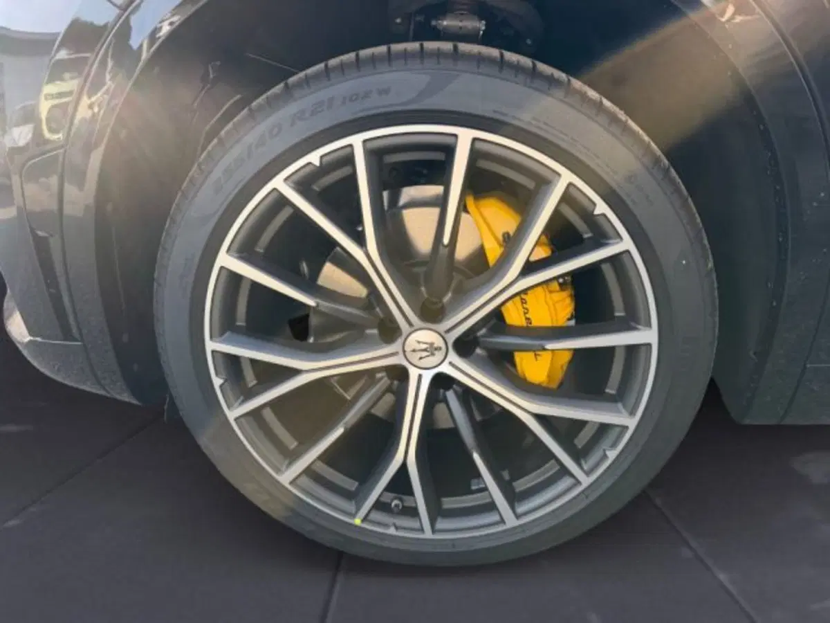 Maserati Grecale nuova a Udine (14)