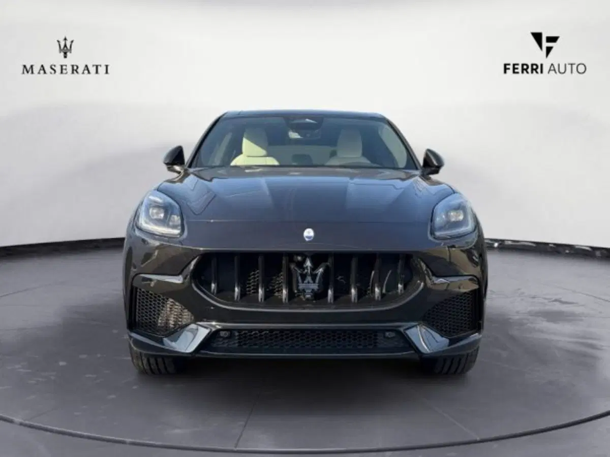 Maserati Grecale nuova a Udine (3)