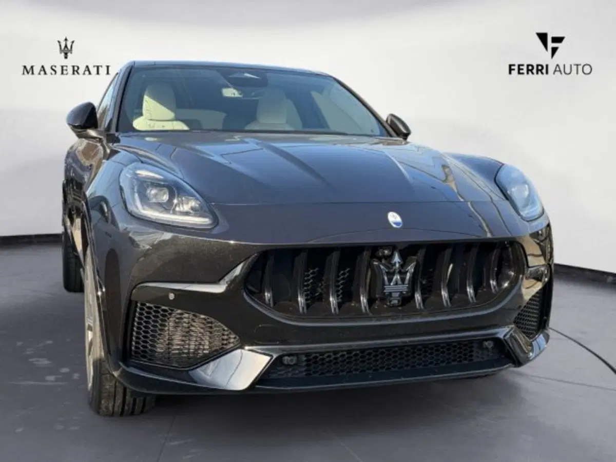 Maserati Grecale nuova a Udine (4)