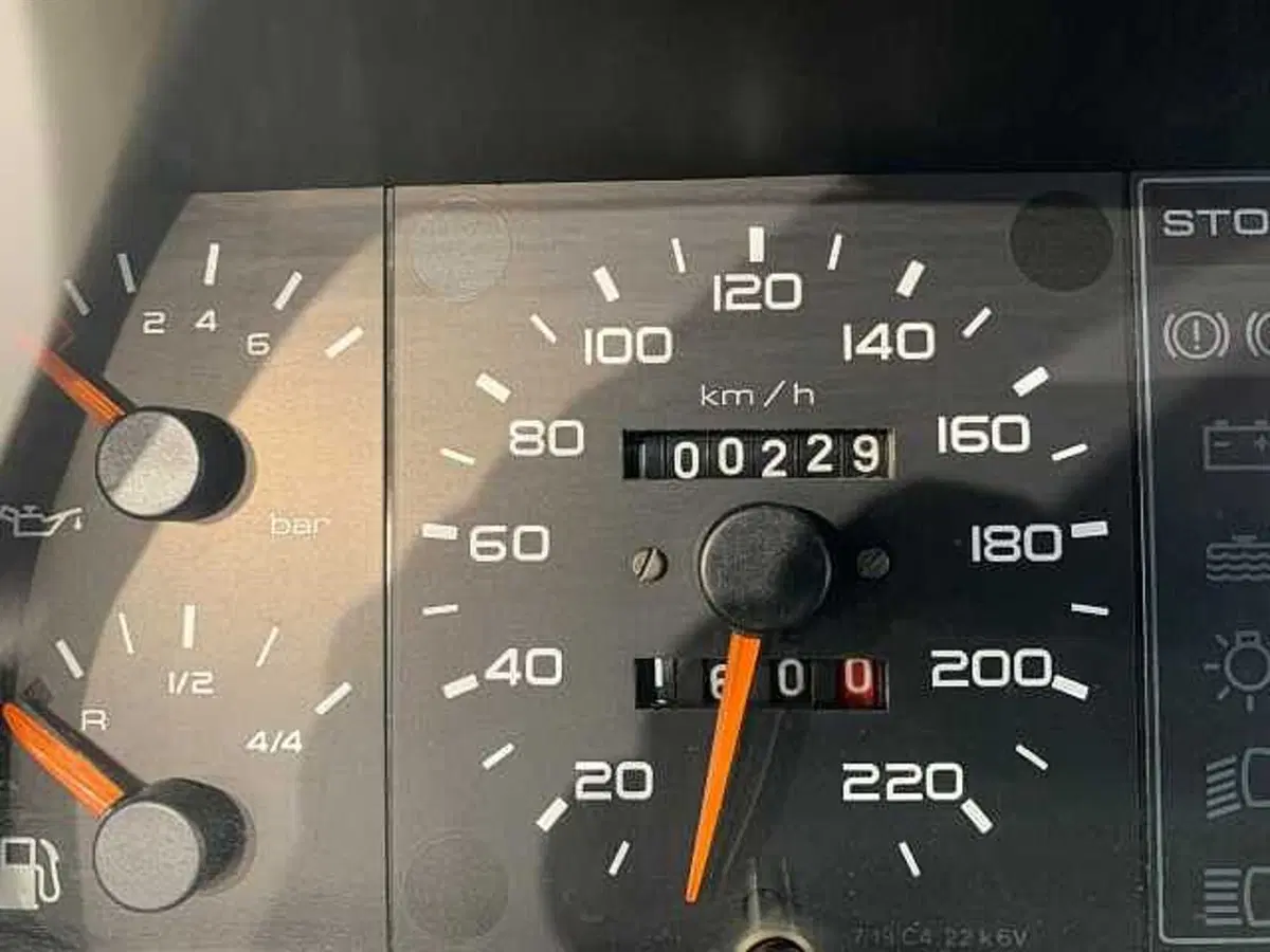 Peugeot 205 Cabrio usata a Venezia (19)