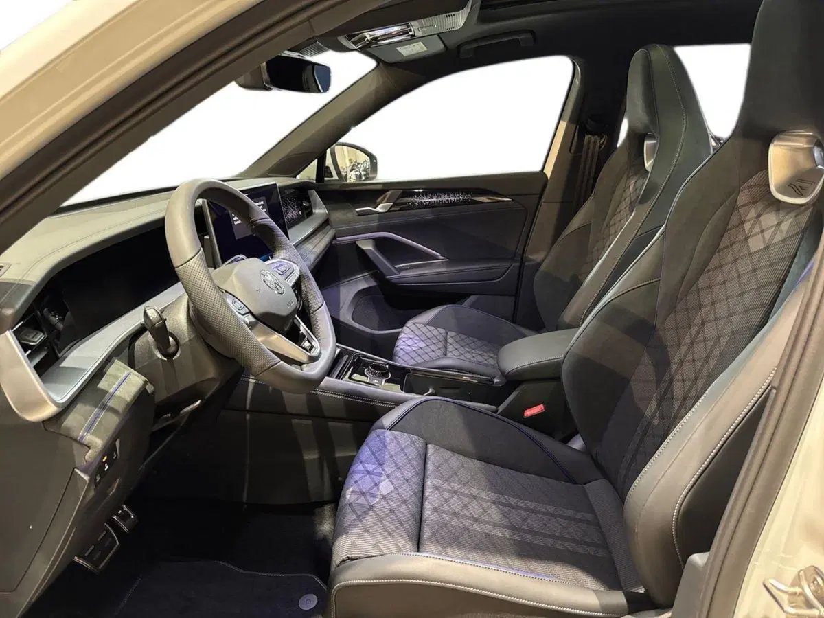 Volkswagen Tayron nuova a Firenze (9)