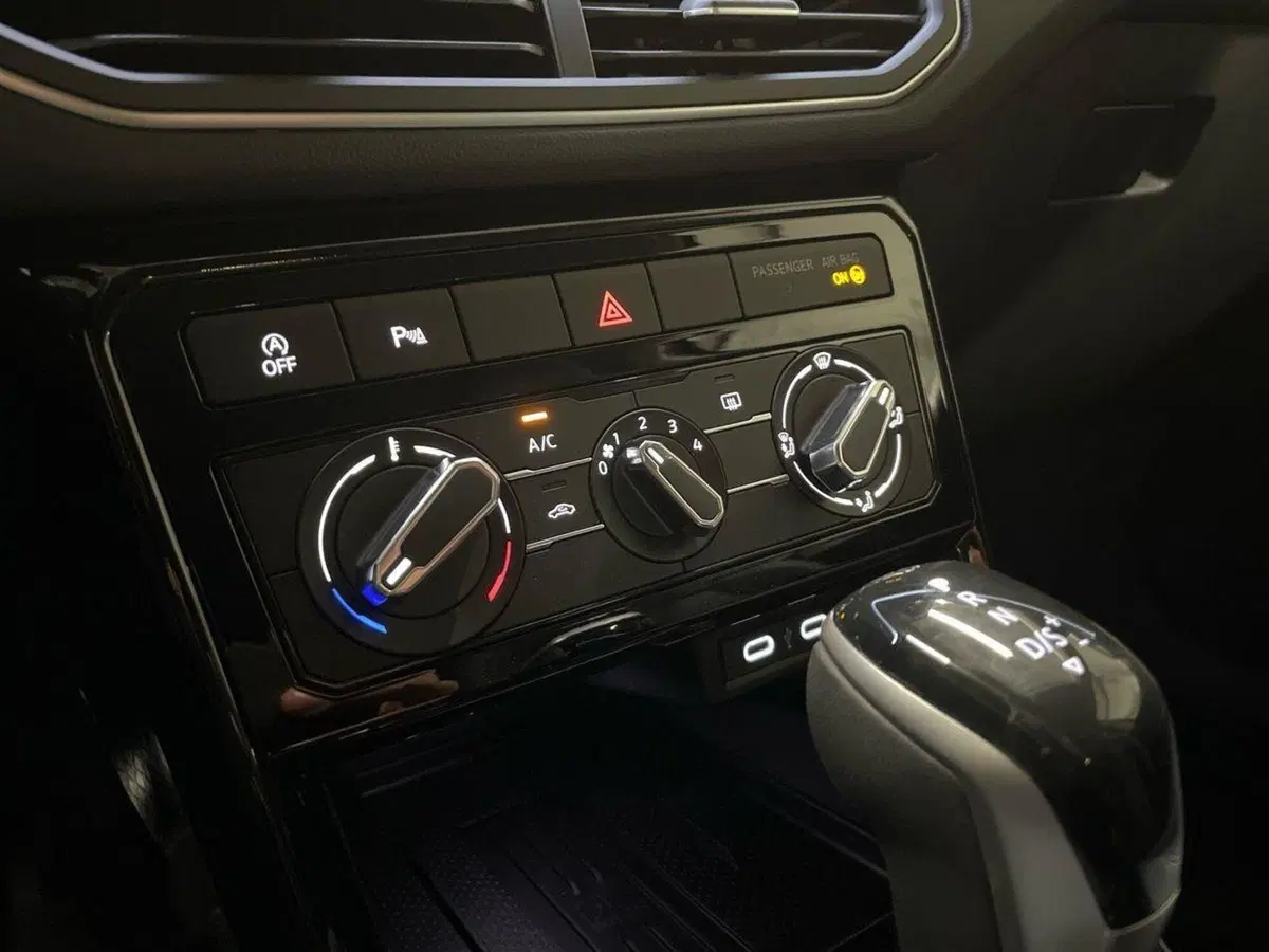 Volkswagen T-Cross nuova a Firenze (15)