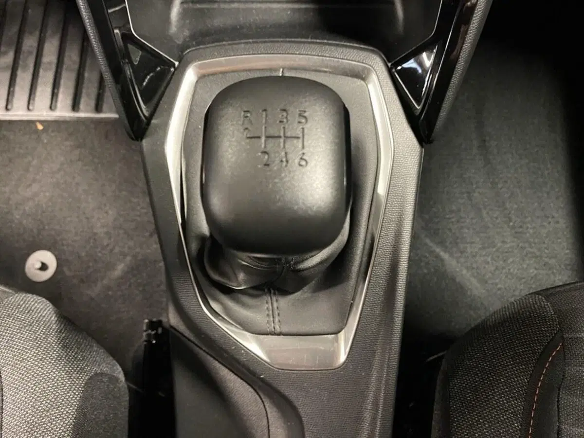 Peugeot 208 usata a Torino (12)