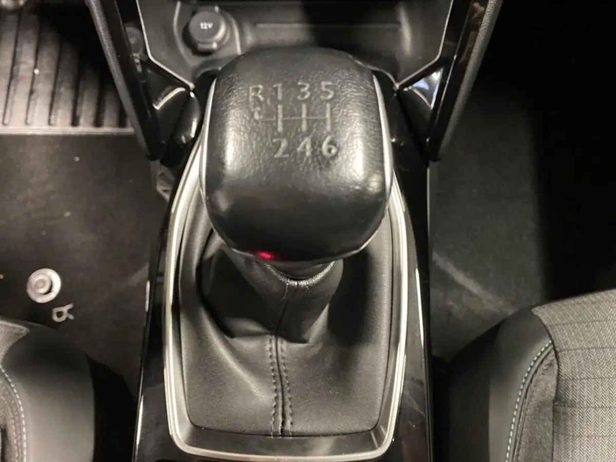 Peugeot 208 usata a Torino (12)