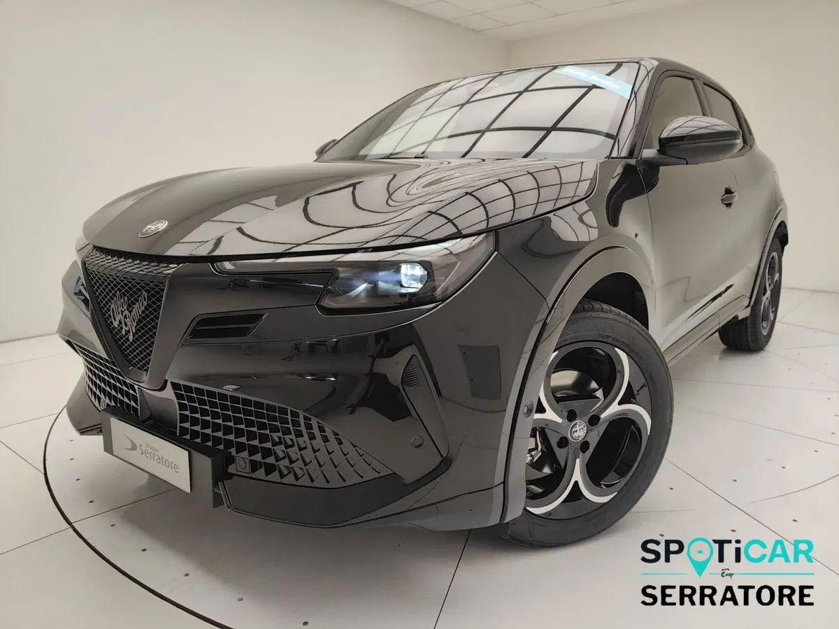 Alfa Romeo Junior nuova a Como