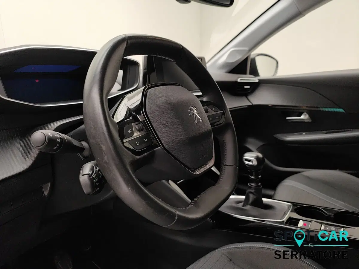 Peugeot 208 usata a Como (9)