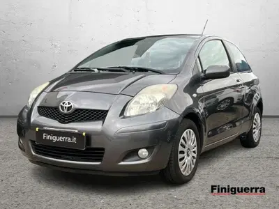 Toyota Yaris 1.3 3 porte Sol del 2010 usata a Talamona