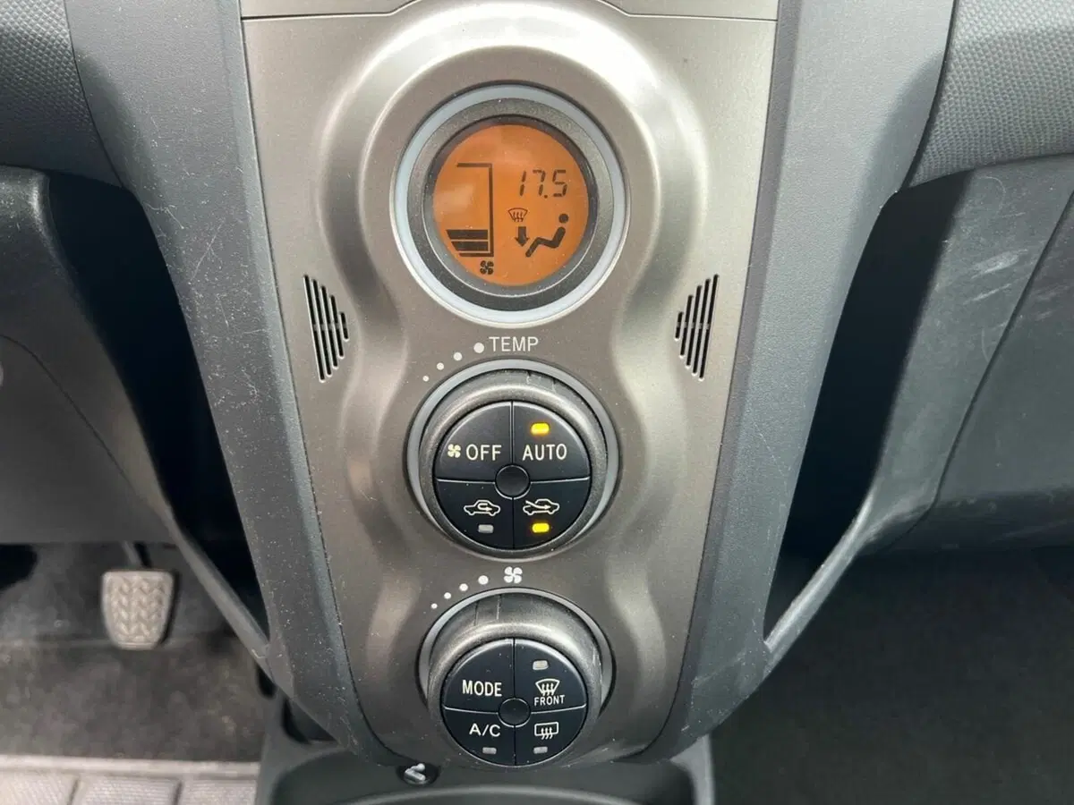 Toyota Yaris usata a Sondrio (13)