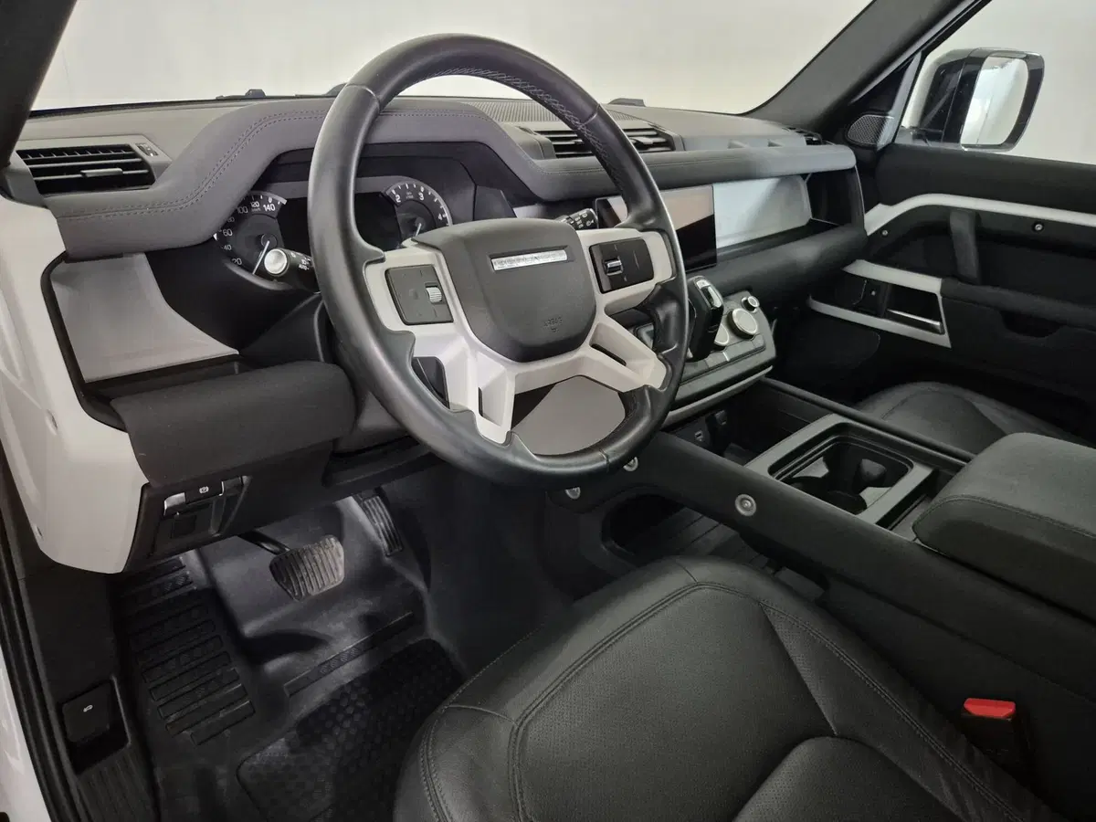 Land Rover Defender usata a Torino (17)
