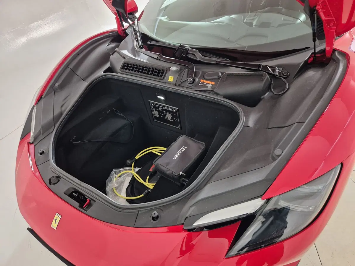Ferrari 296 Coupé usata a Torino (14)