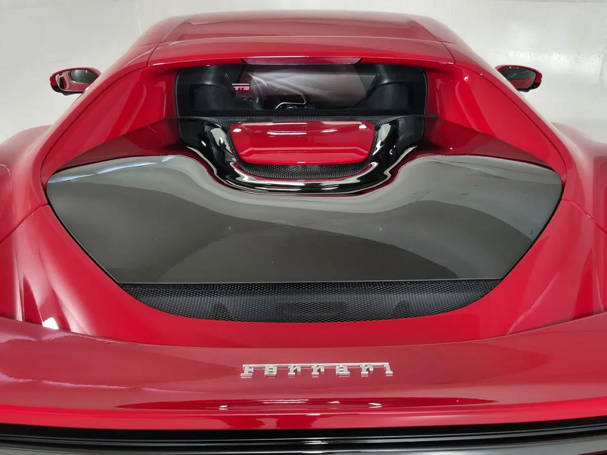 Ferrari 296 Coupé usata a Torino (20)
