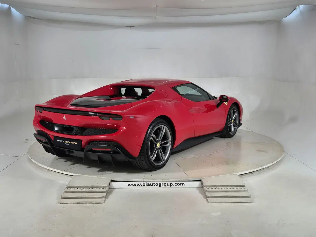 Ferrari 296 Coupé usata a Torino (4)