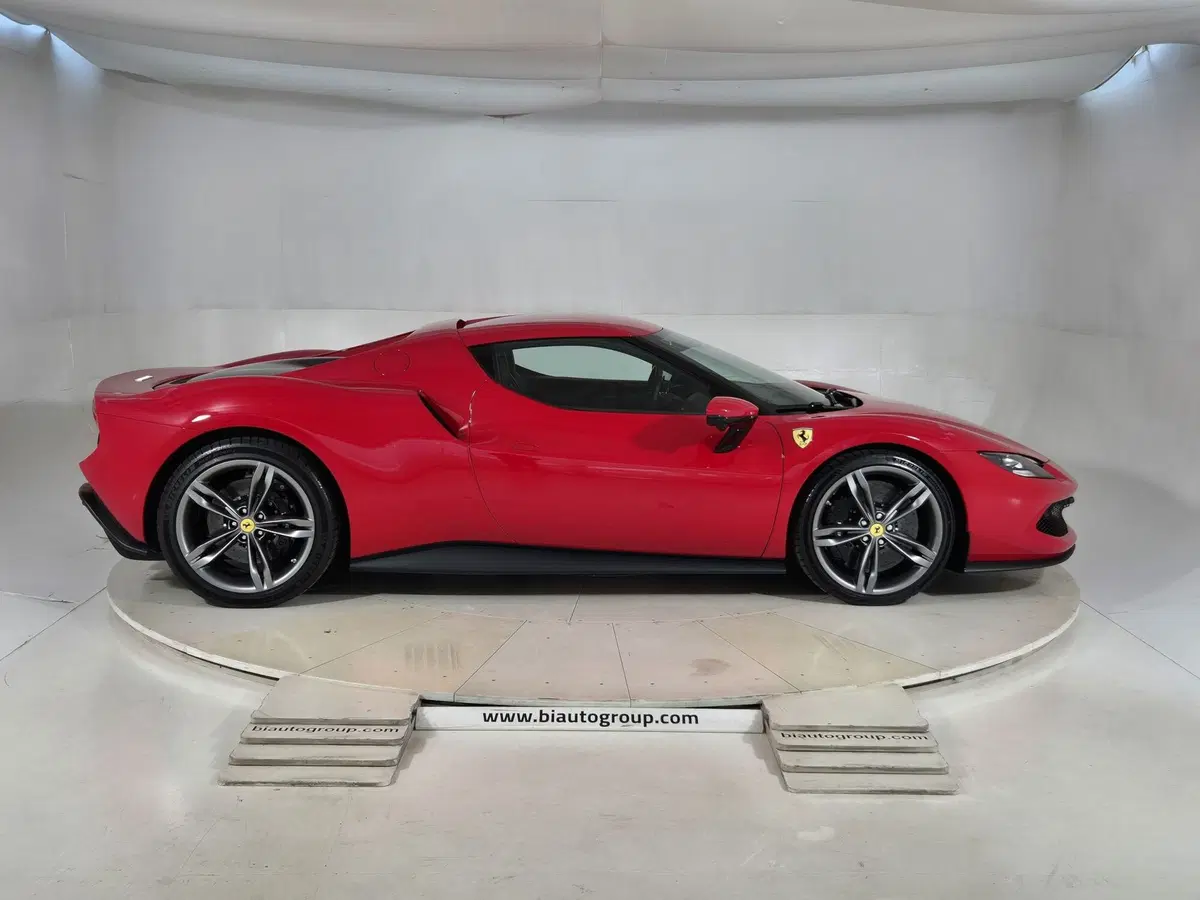 Ferrari 296 Coupé usata a Torino (5)