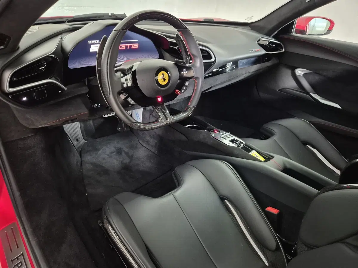 Ferrari 296 Coupé usata a Torino (6)