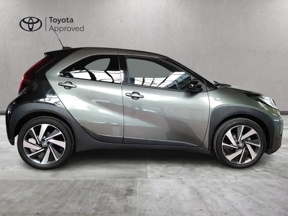 Toyota Aygo X usata a Milano (5)