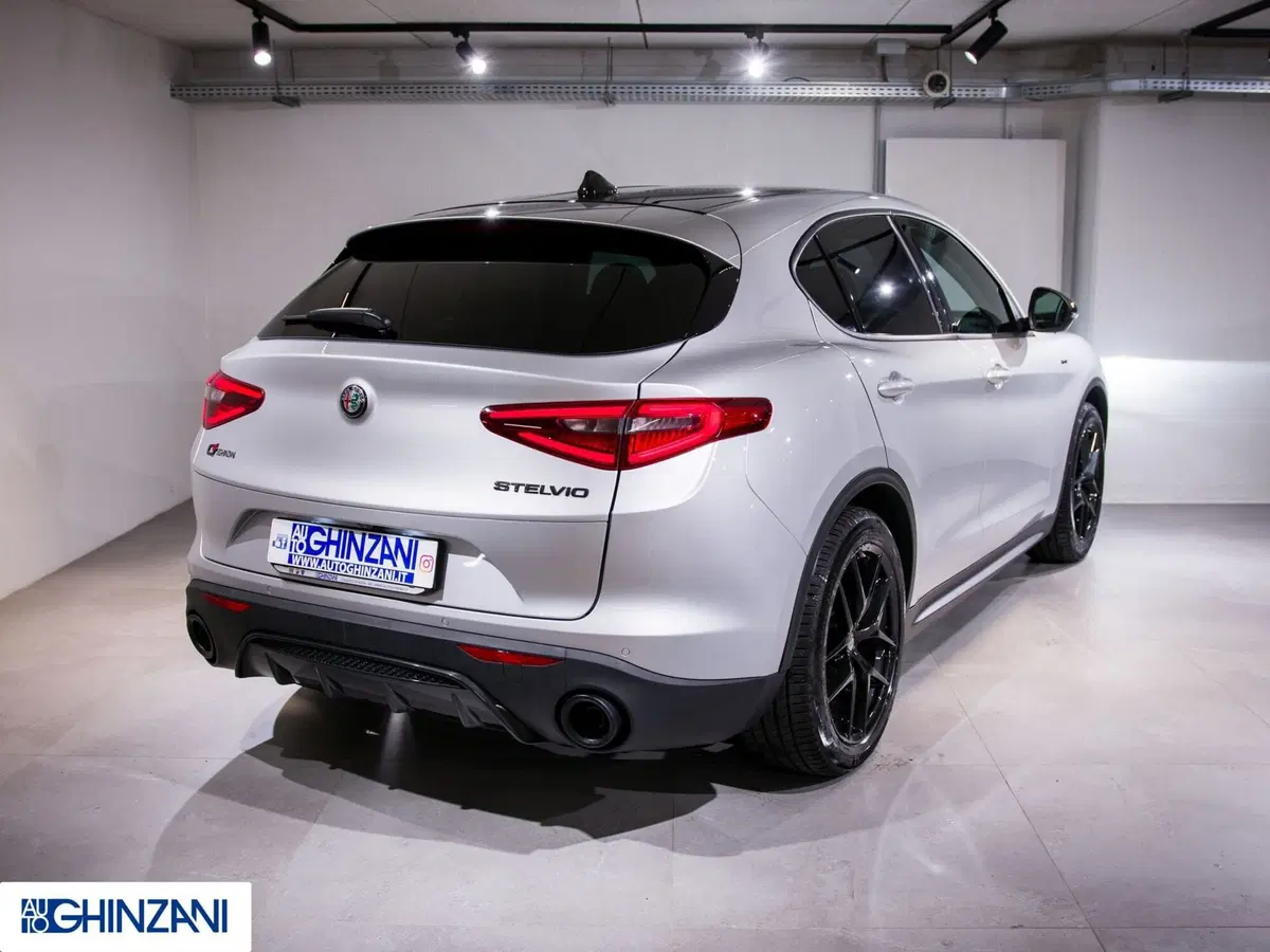 Alfa Romeo Stelvio usata a Bergamo (8)
