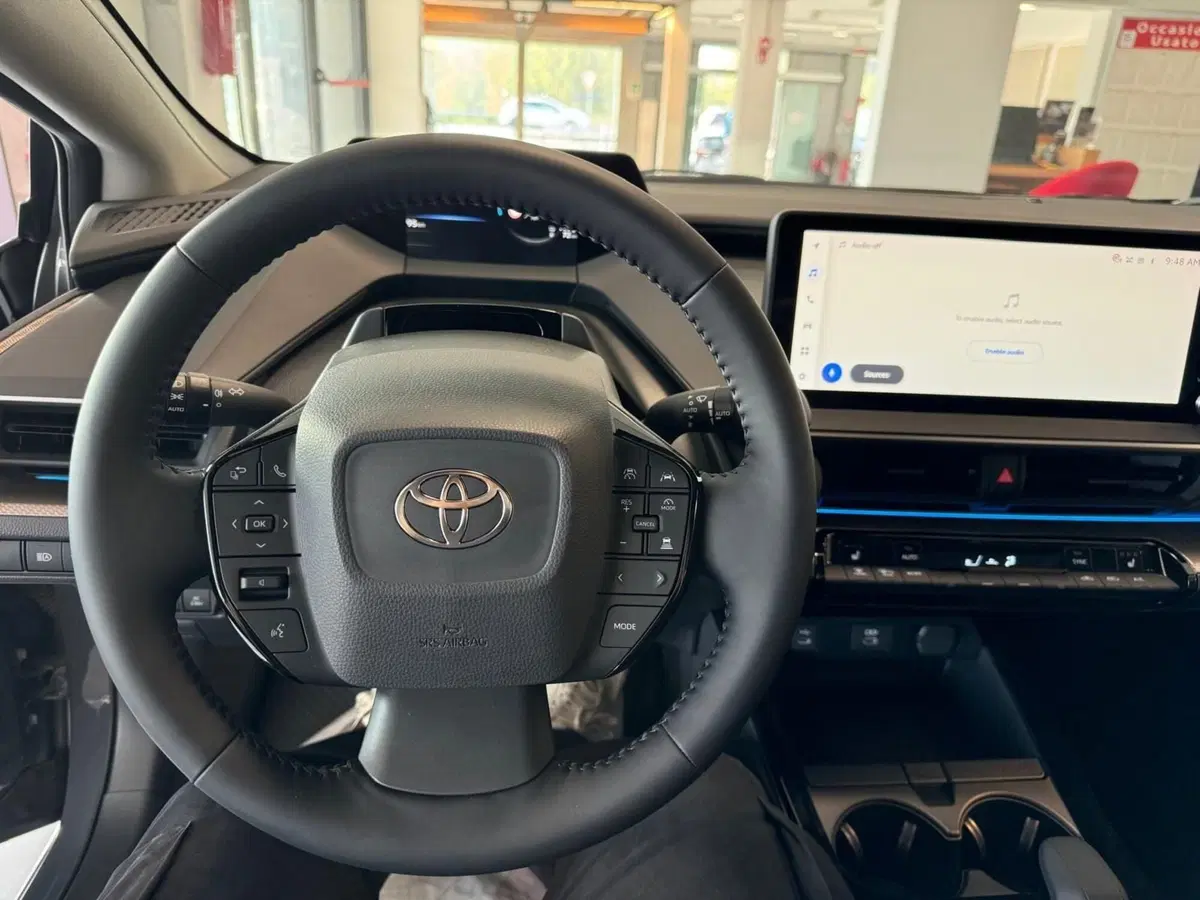 Toyota Prius nuova a Modena (10)