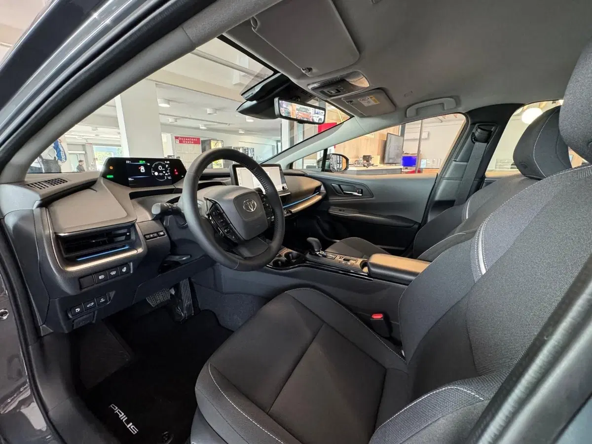 Toyota Prius nuova a Modena (11)