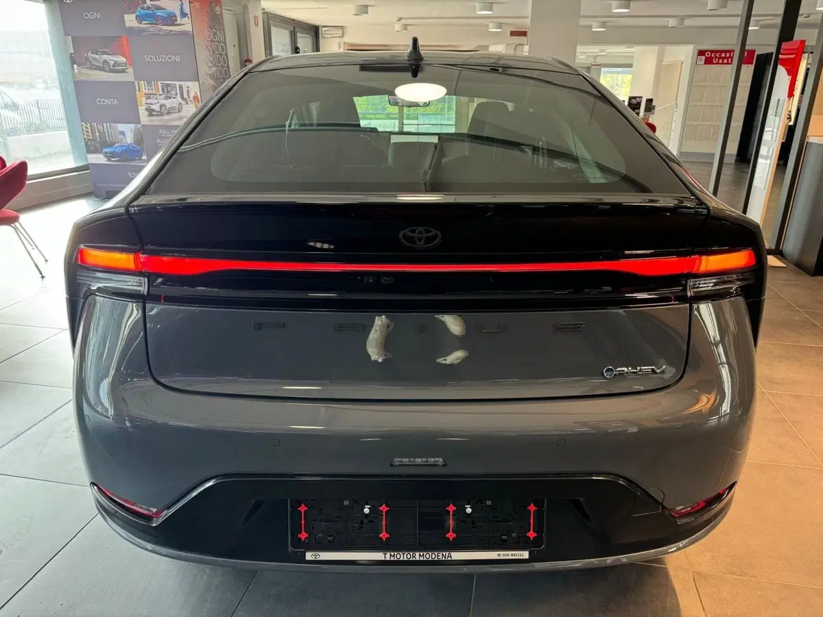Toyota Prius nuova a Modena (7)
