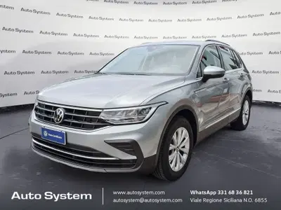 Volkswagen Tiguan 2.0 tdi Life 150cv dsg del 2021 usata a Palermo