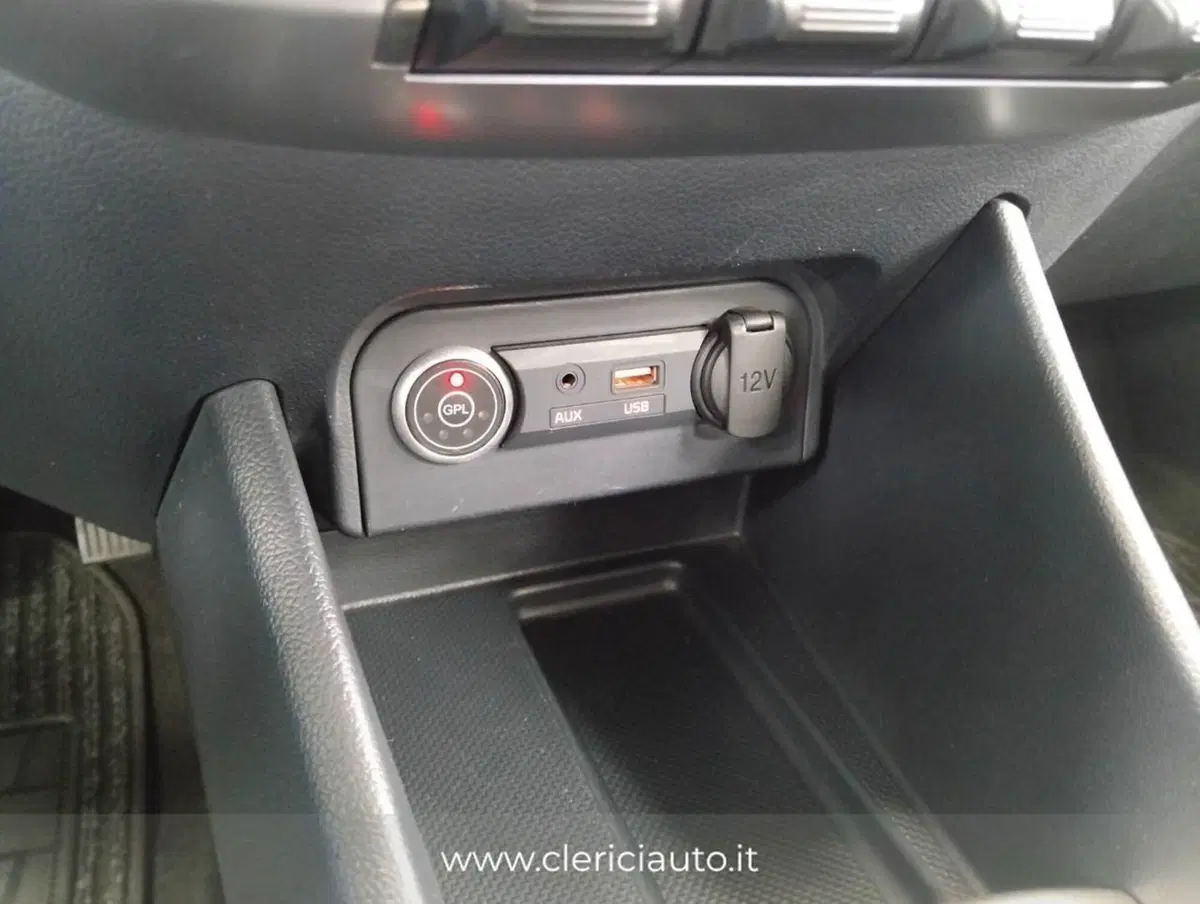 Kia Rio usata a Como (16)