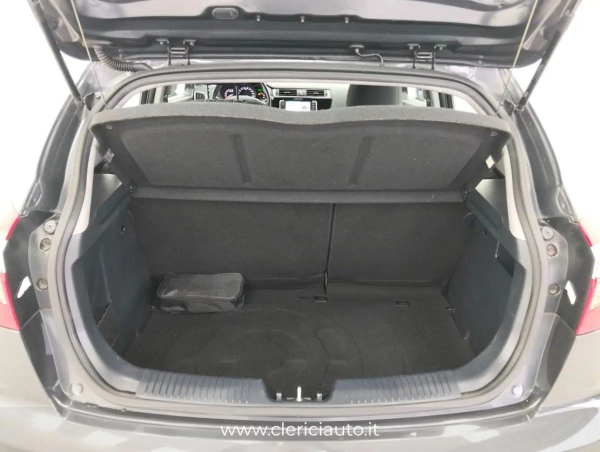 Kia Rio usata a Como (17)