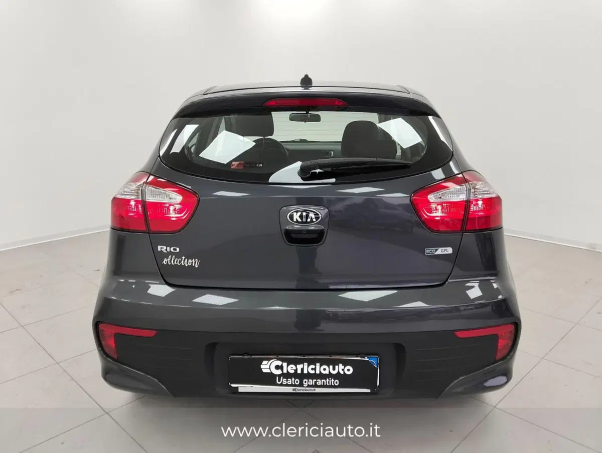Kia Rio usata a Como (7)