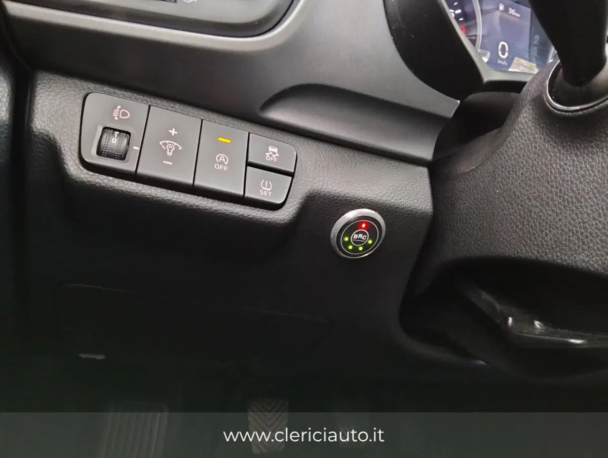 Kia Stonic usata a Como (11)