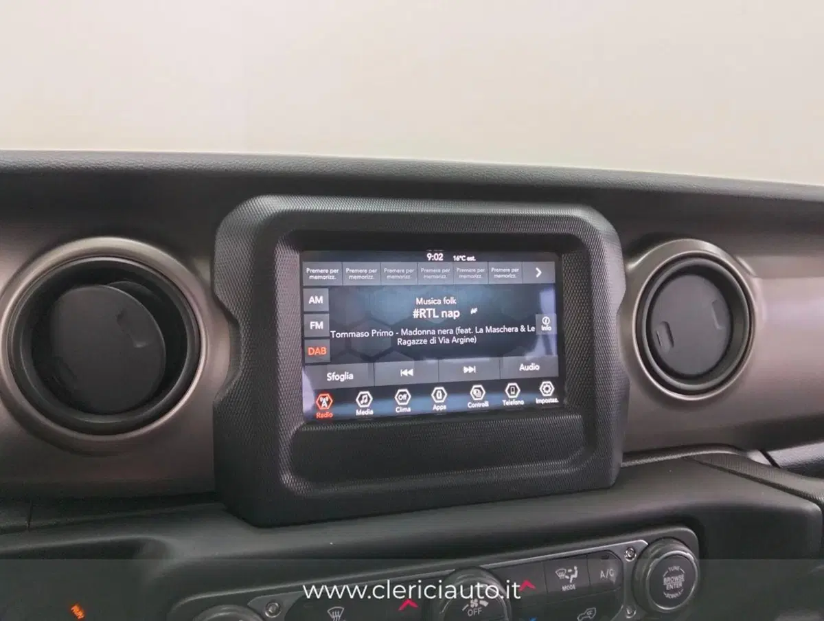 Jeep Wrangler Unlimited usata a Como (13)