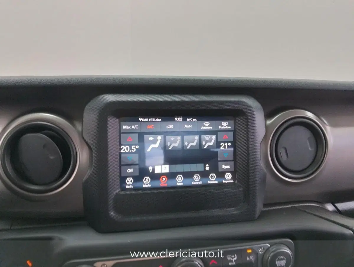 Jeep Wrangler Unlimited usata a Como (14)