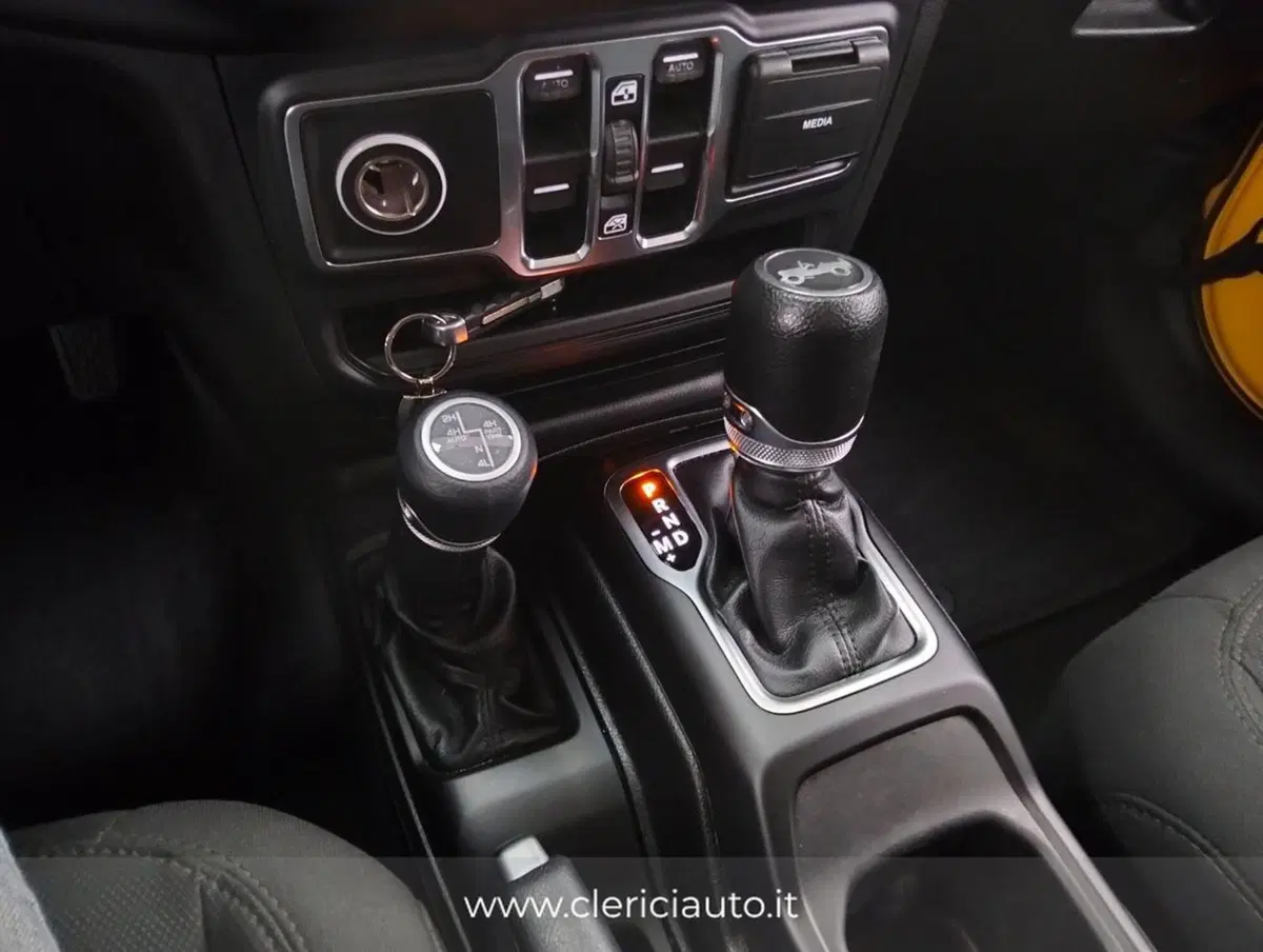 Jeep Wrangler Unlimited usata a Como (18)