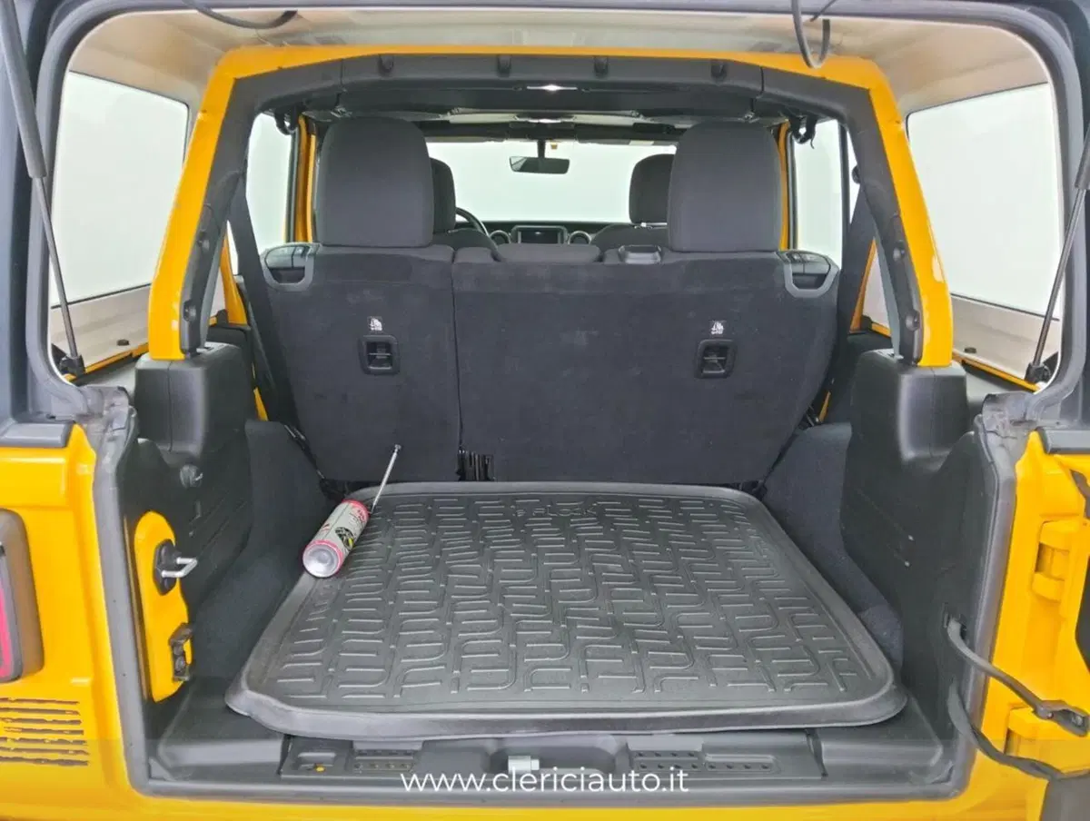 Jeep Wrangler Unlimited usata a Como (19)