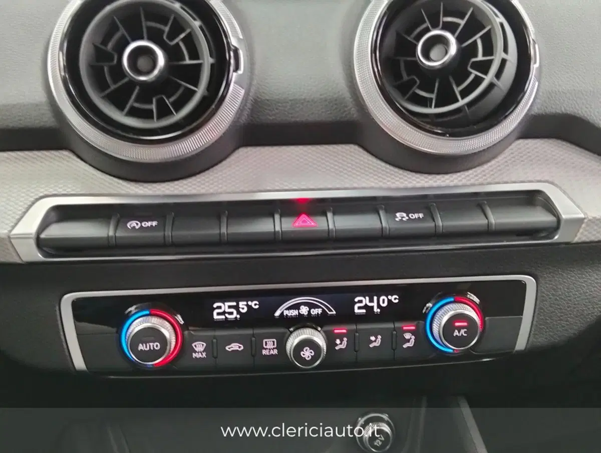 Audi Q2 usata a Como (16)