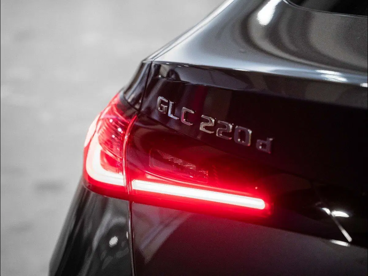 Mercedes-Benz GLC Coupé nuova a Ancona (9)