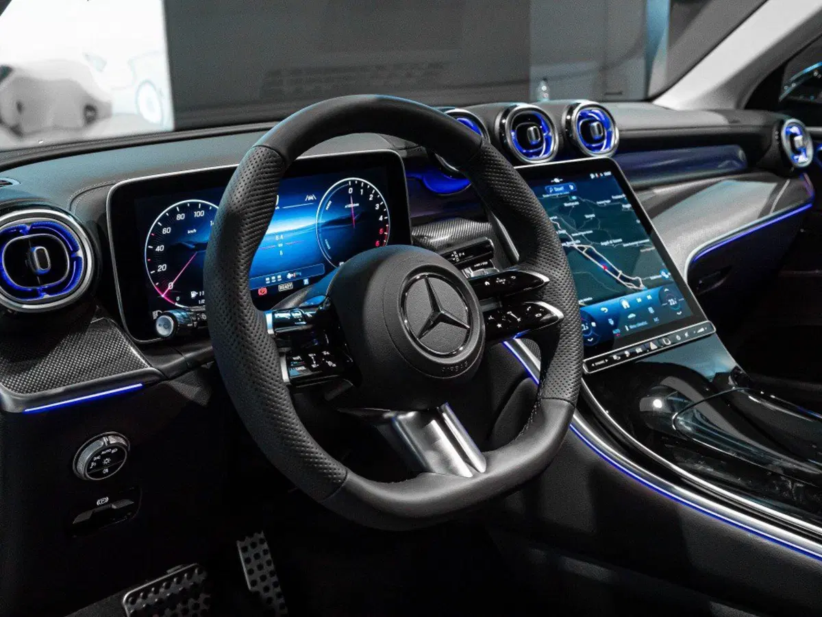 Mercedes-Benz GLC nuova a Macerata (12)