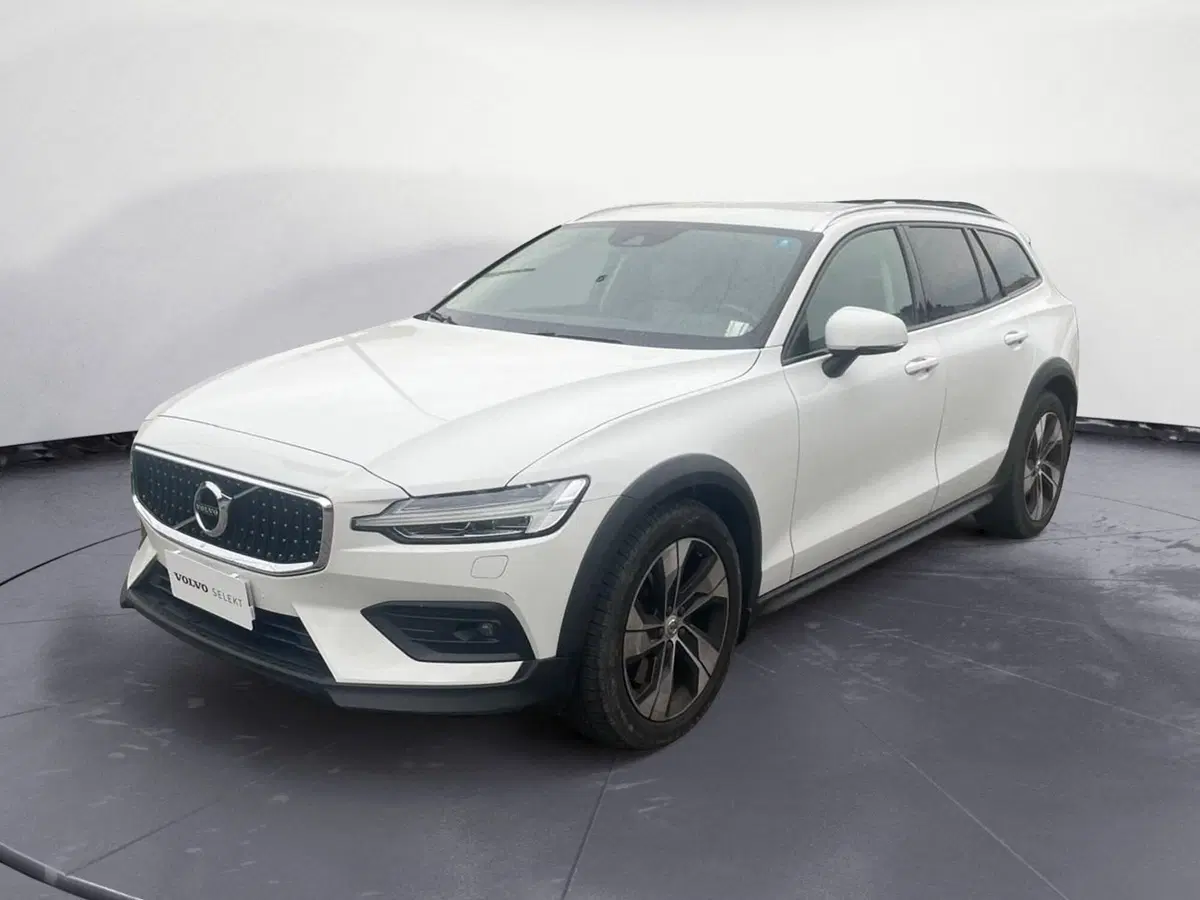 Volvo V60 Cross Country usata a Como