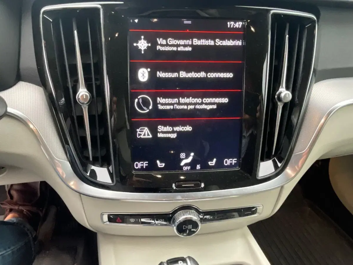 Volvo V60 Cross Country usata a Como (12)